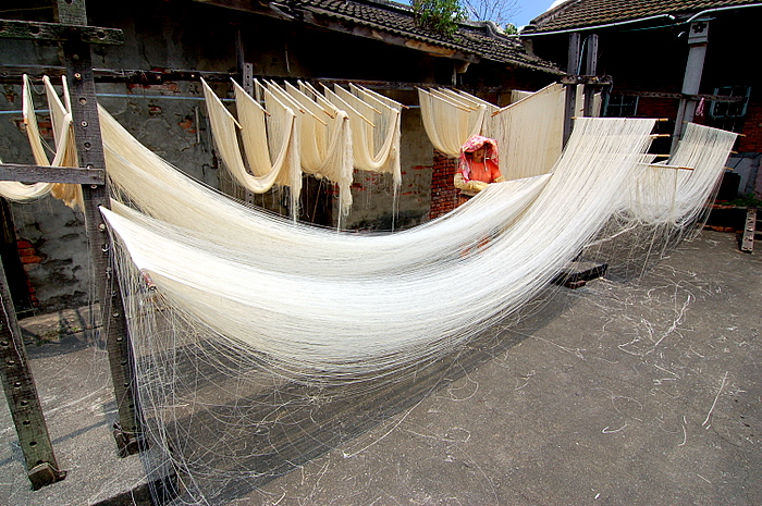 File:Misua noodle making Taiwan.jpg
