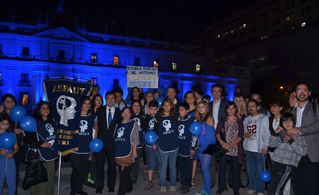 File:Organizador de Autismo en La Moneda.jpg