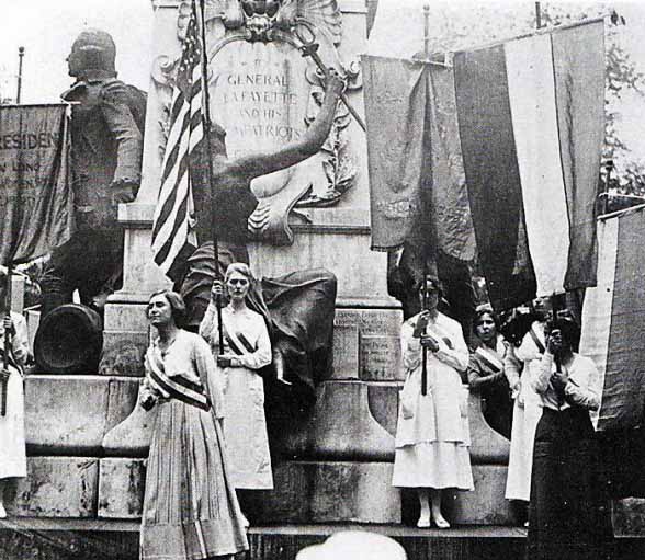 File:National Woman's Party Members Lafayette Park August 6, 1918.jpg