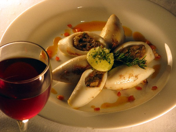 File:Red Wine & Stuffed Squid, Calamari.jpg