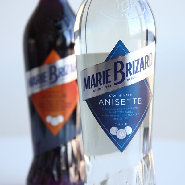 File:Anisette Marie Brizard Nouvelle Bouteille.jpg