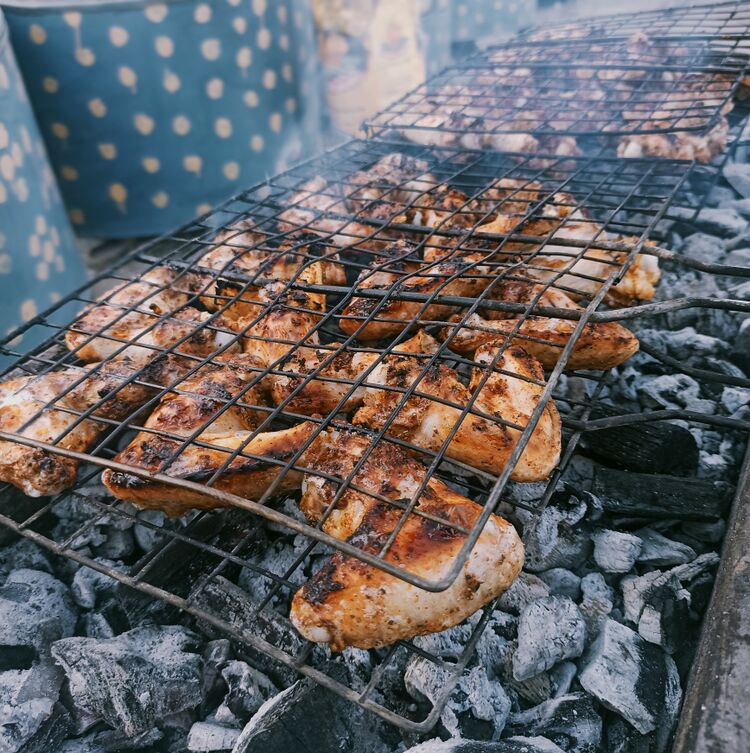 File:Grilled chicken wings.jpg