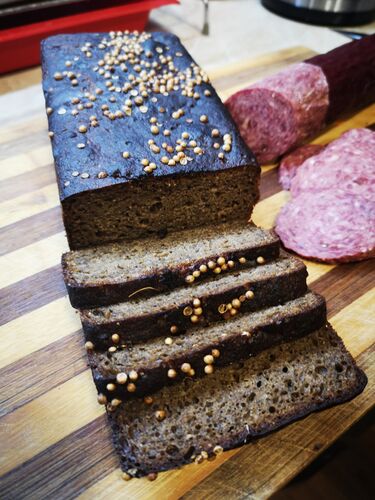File:Borodinskii bread.jpg