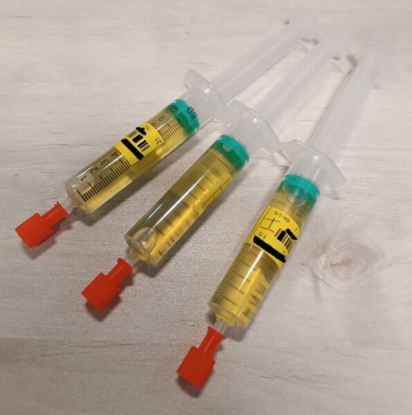 File:Amniocentesis tubes.jpg