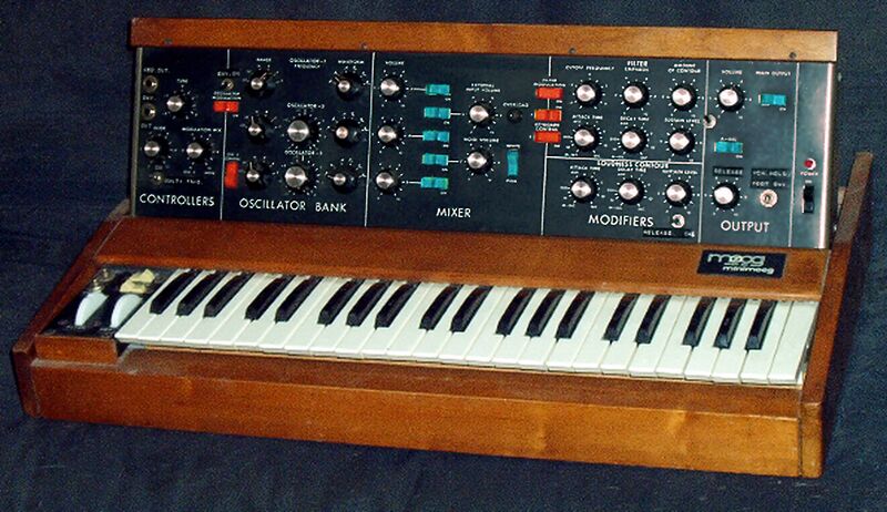 File:Minimoog.JPG