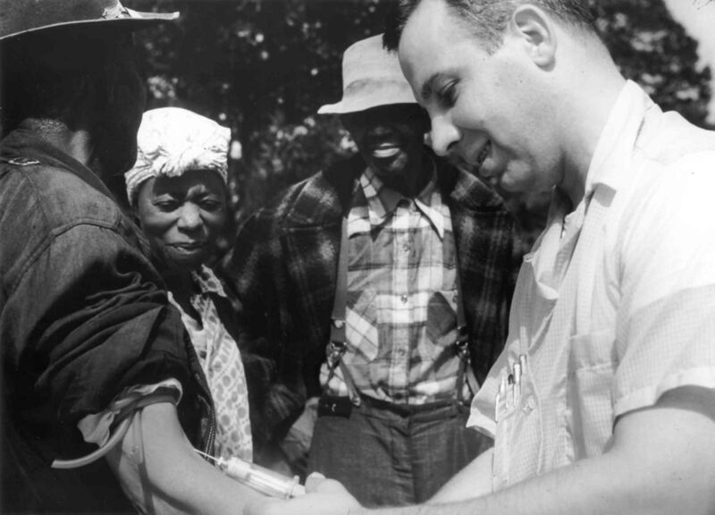 File:Tuskegee-syphilis-study doctor-injecting-subject.jpg