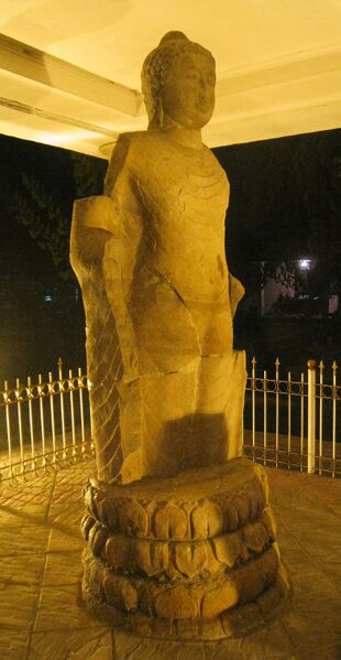 File:Buddha Seguntang Palembang.jpg