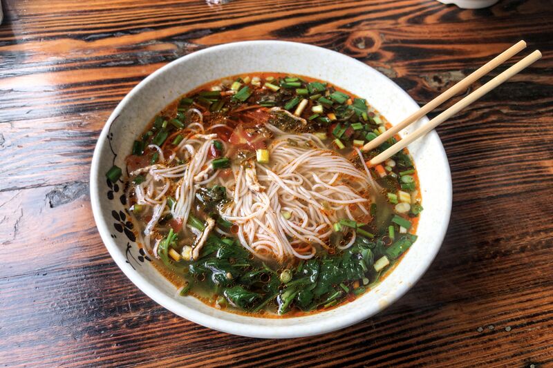 File:Yuanyang red rice noodles (20210320083235).jpg