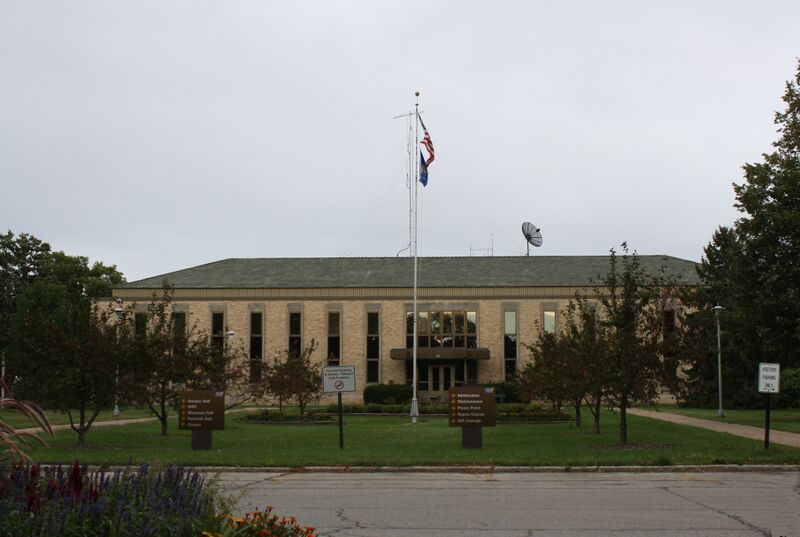 File:WinnebagoMentalHealthInstitute.jpg