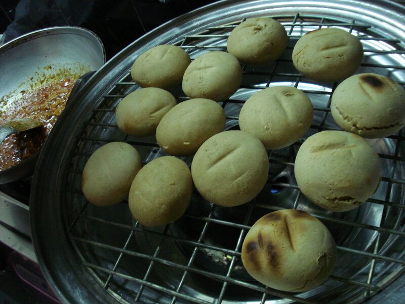 File:Litti (before opening it).JPG