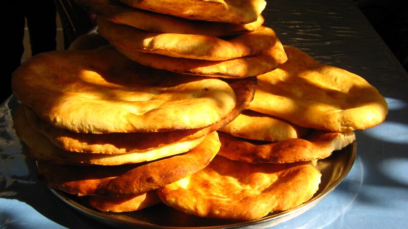 File:Tandoor bread 2.jpg