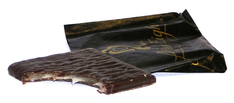 File:After Eight chocolate thin (adjusted).jpg