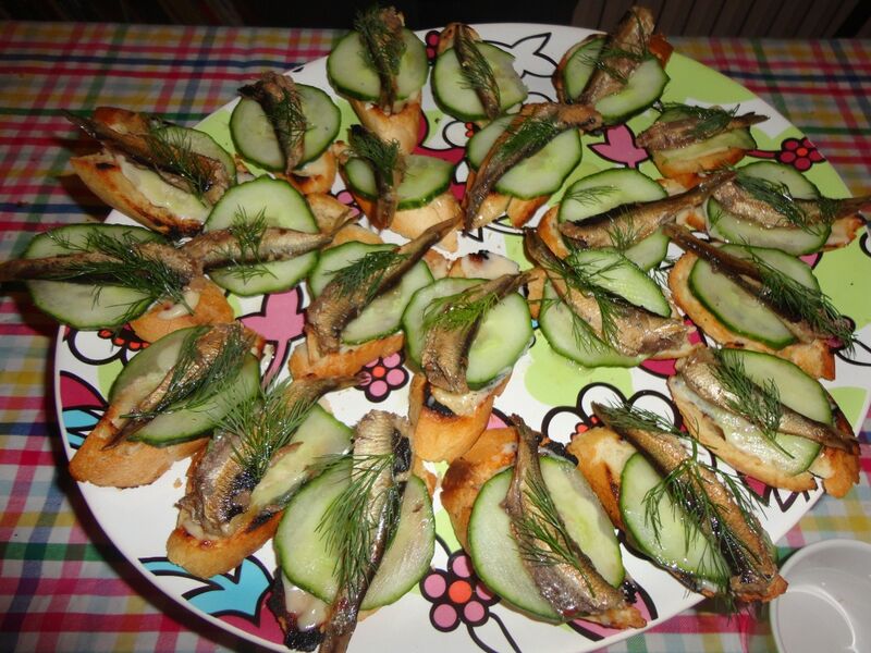 File:Zakouskis aux sprats.JPG