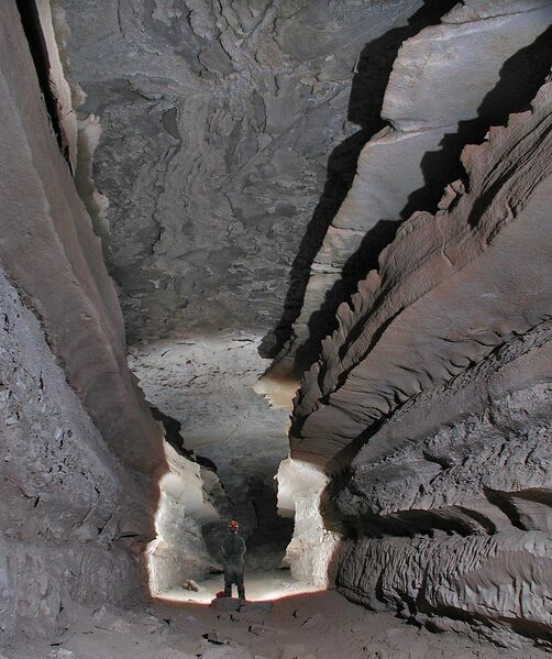 File:Mammoth cave canyon.jpg