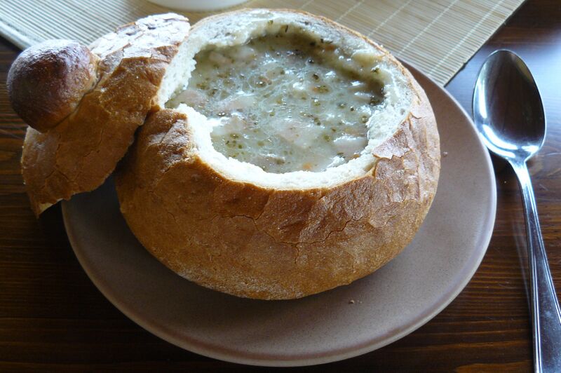 File:Żurek w chlebku.JPG