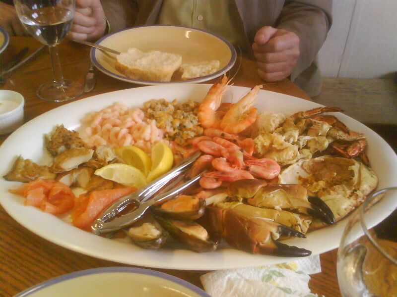 File:Seafood on platter.jpg