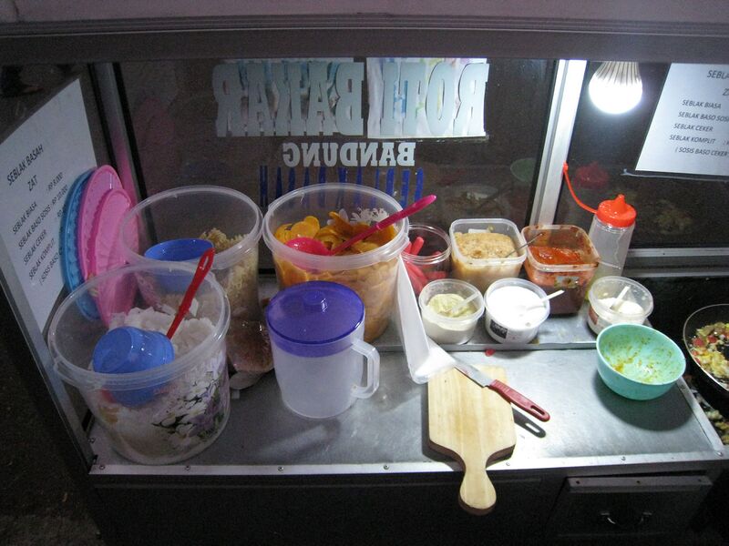 File:Seblak street vendor 3.jpg