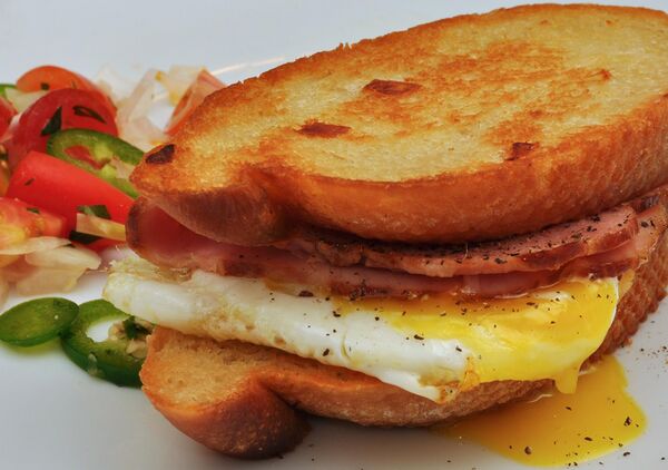 File:Breakfast sandwich.jpg