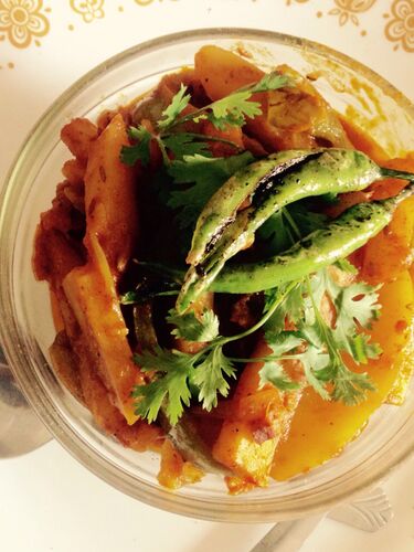 File:Spicy alloo with tadka mirchi.jpg