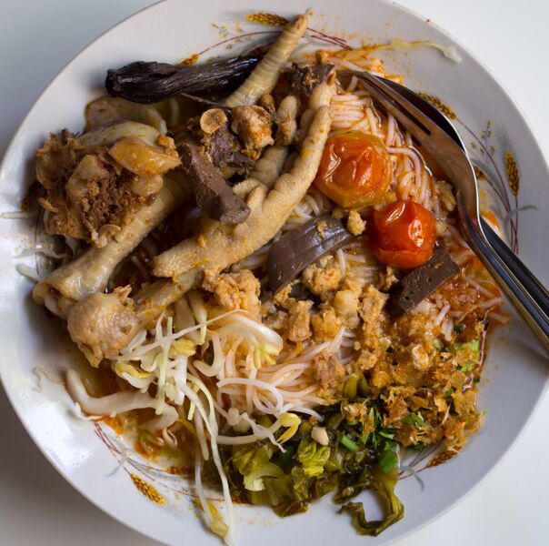 File:Khanom chin nam ngiao supoe.jpg