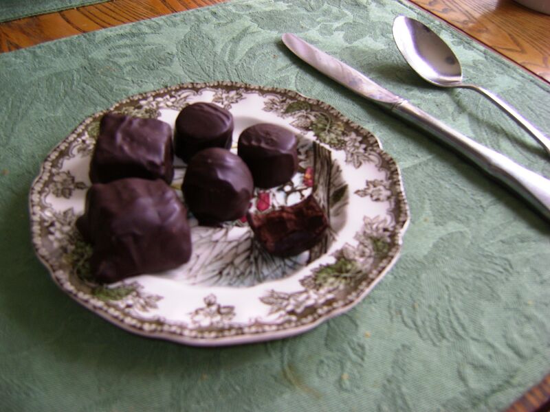 File:Bourbon Balls.JPG