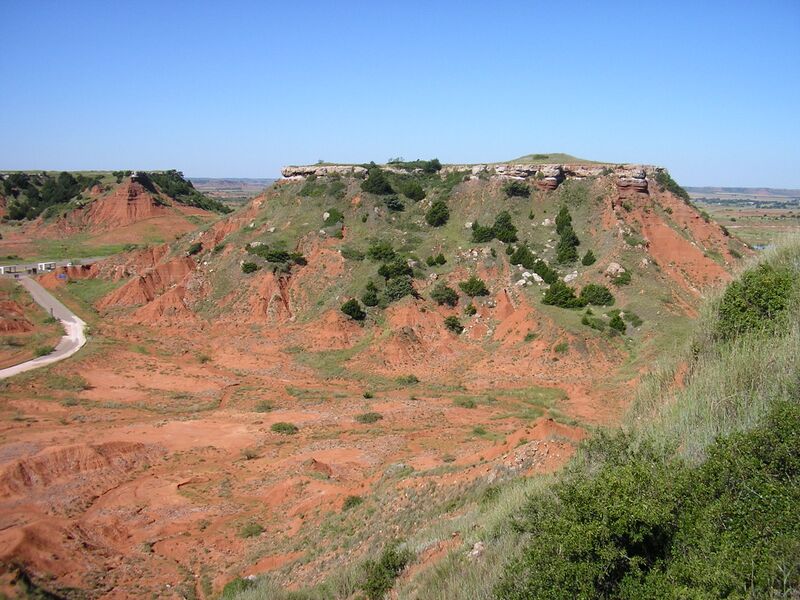 File:Gloss Mountains.jpg