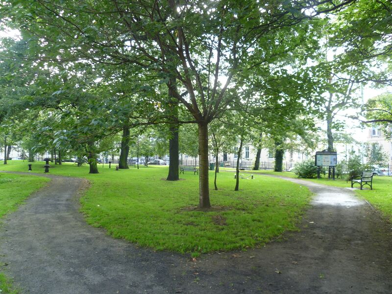 File:Hopetoun Crescent Garden.jpg