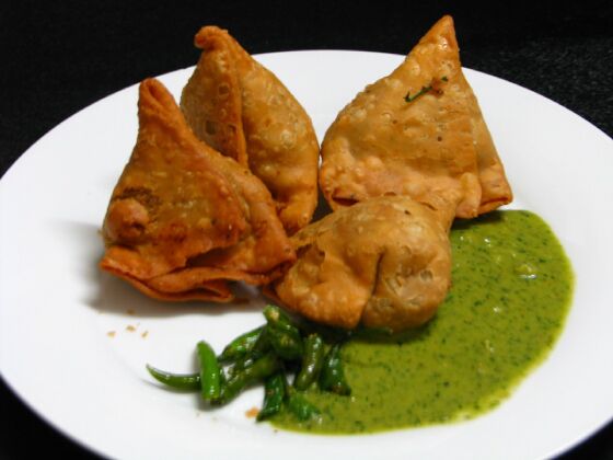 File:Samosachutney.jpg