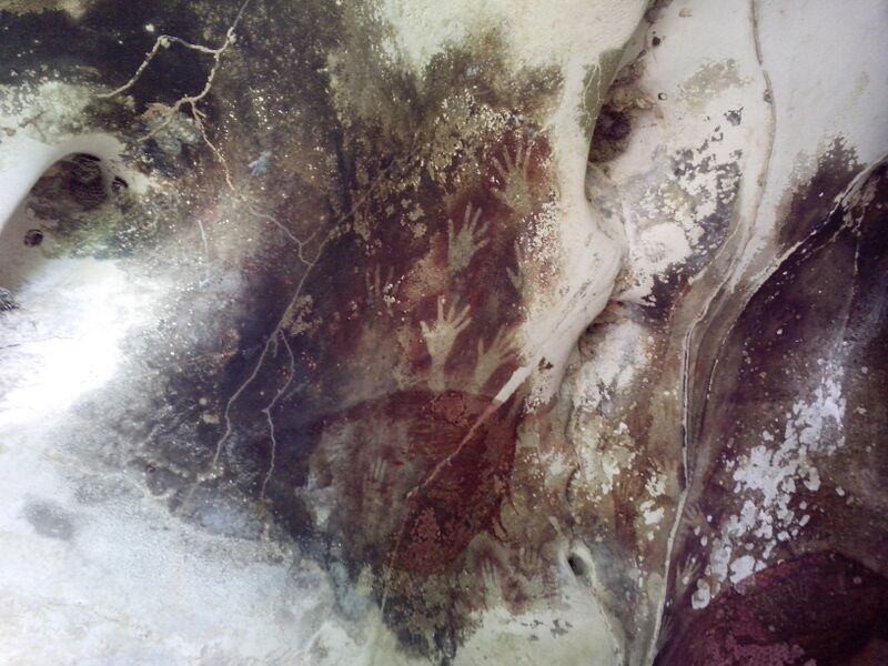 File:Hands in Pettakere Cave.jpg