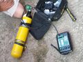 Gas blending oxygen and helium analyser